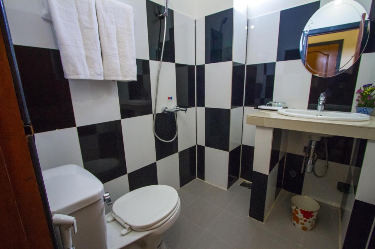 Botoum Hotel Sisophon Pokoj fotografie