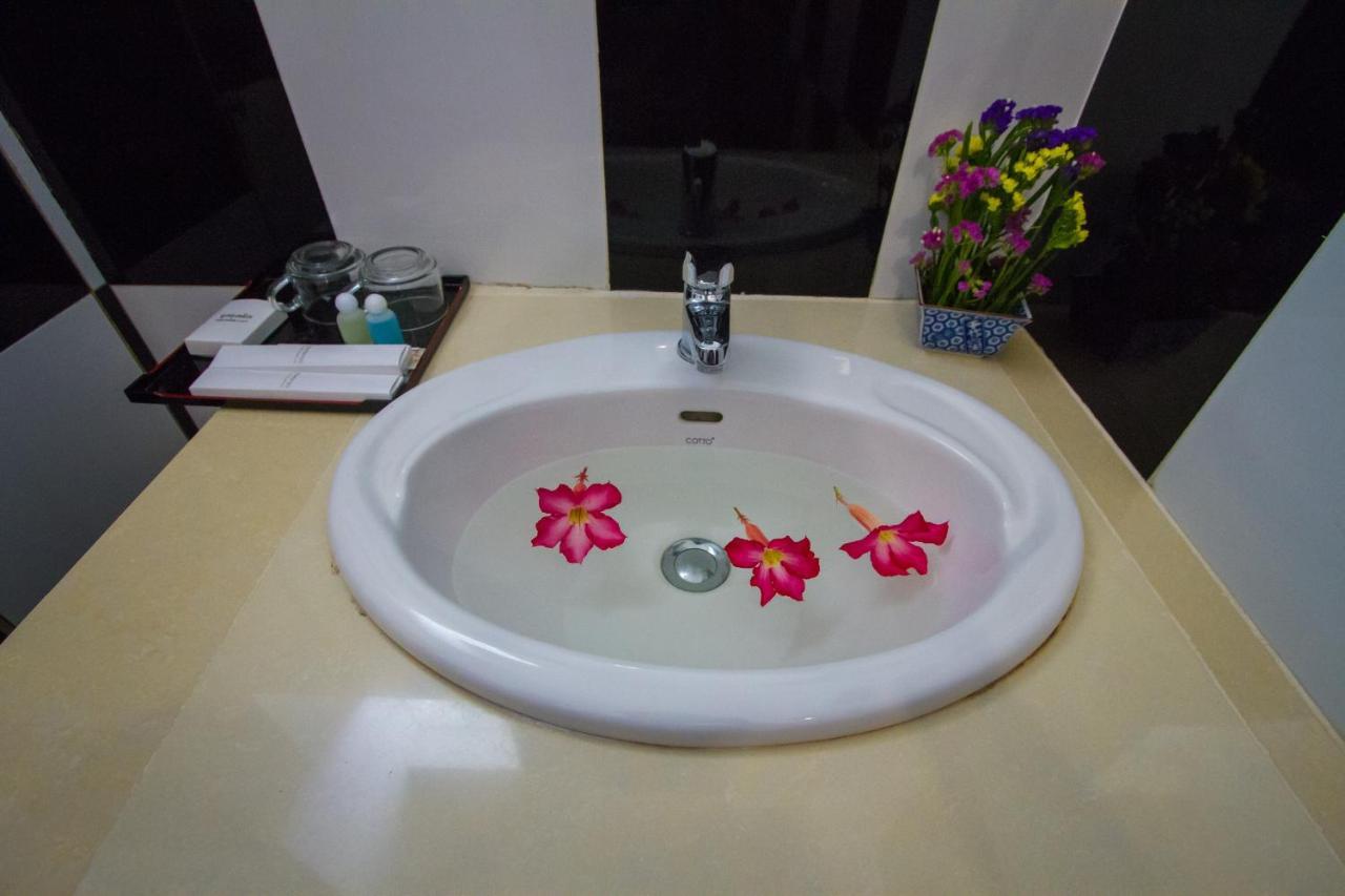 Botoum Hotel Sisophon Pokoj fotografie